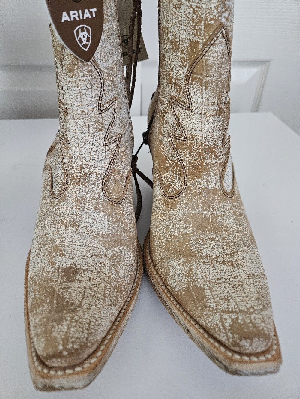 Ariat NWT Ladies Leather Western Boot - Picture 2 of 9